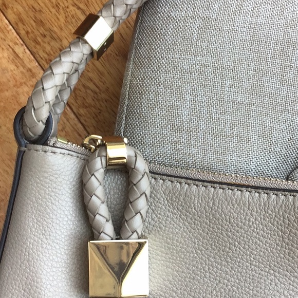 NWT MICHAEL KORS TAN LEATHER HANDBAG. TOP ZIP CLOSURE WITH BRAIDED PULL. - Picture 2 of 10